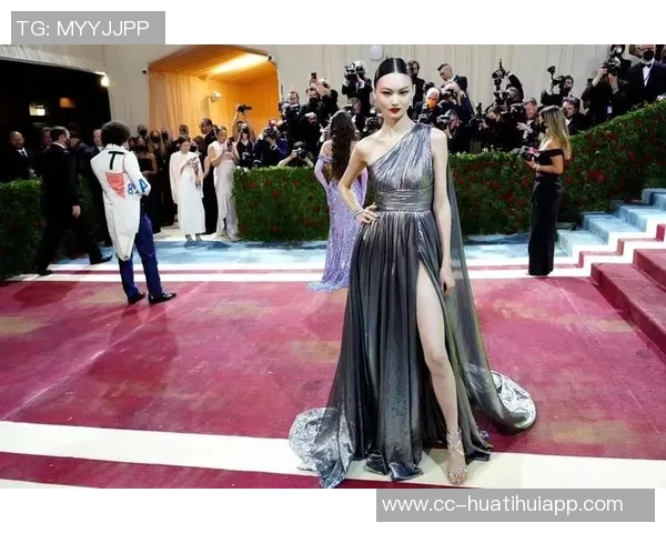 环球奖颁奖典礼盛况空前众星云集金色奖杯闪耀全场