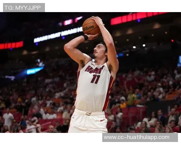 哈克斯强调下半场开局需全力进攻保持领先优势